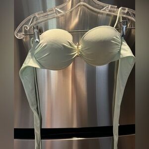 Victoria Secret. Bikini Top. 34B